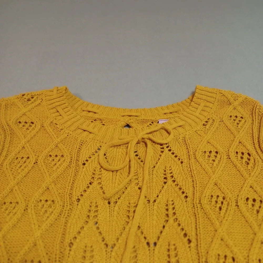 Alya Sweater Womens Medium Yellow Pointelle Open Knit Keyhole Back Pullover